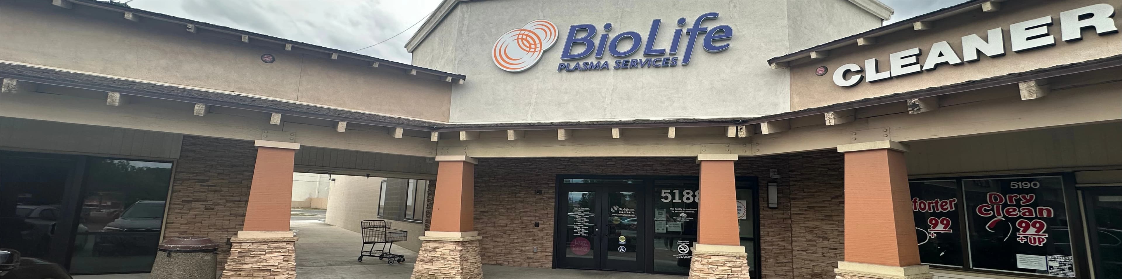 Edificio del Centro de Plasma de BioLife en Riverside, California